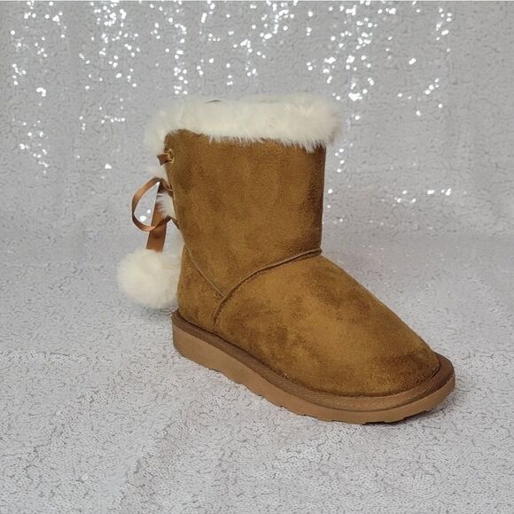 RAMPAGE Nadia Pom Pom  Boots .. Super Cute - Picture 7 of 9